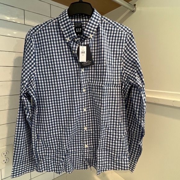 NWT. GAP Men’s Poplin Button Down Shirt in Untucked Fit. Blue Gingham. - Picture 6 of 10